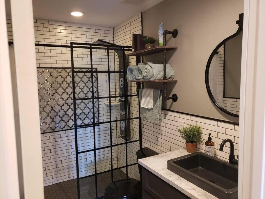 Lake Front Condo 1Bd - Fully Remodeled! Dillon Exterior photo
